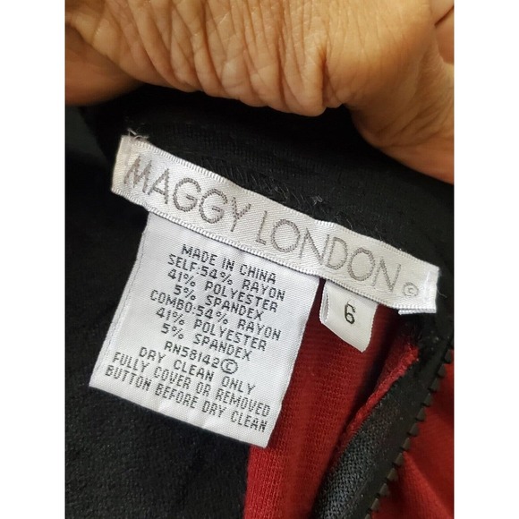 Maggy London Women's Black & Red Rayon Mock Neck Sleeveless Knee Length Dress 6 - Picture 7 of 9